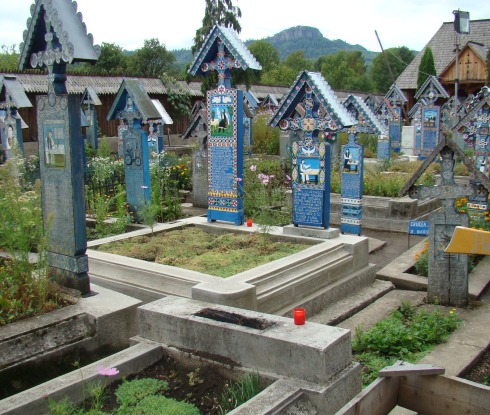 cimitirul vesel eMM.ro